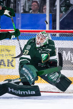 Färjestads målvakt Emil Larmi