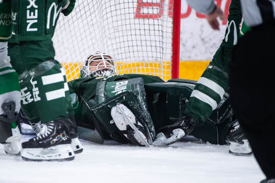 Färjestads målvakt Emil Larmi