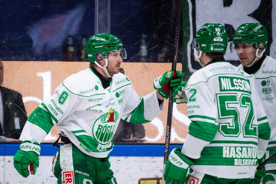 Rögles Linus Sandin jublar