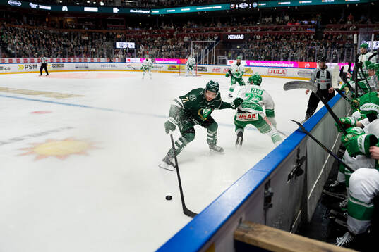 Färjestads Viktor Lodin och Rögles Daniel Zaar