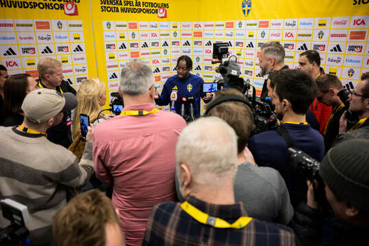 Bla gjennom flere bilder av Football, FIFA World Cup Qualifier, Sweden, Press conference