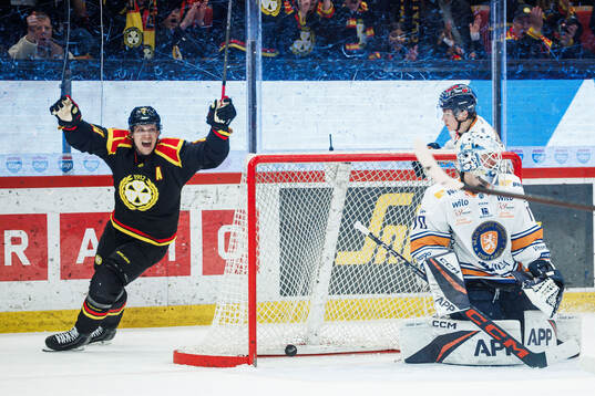 Brynäs Jakob Silfverberg jublar