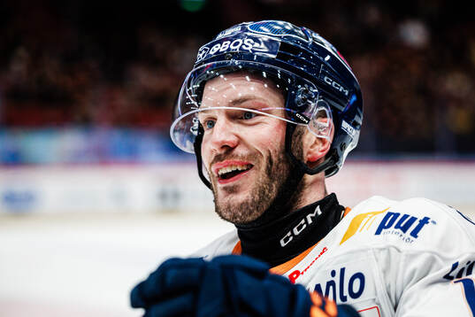 Växjös Brogan Rafferty jublar