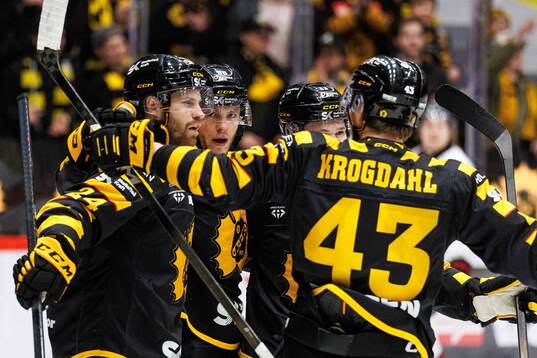 Skellefteås Oscar Lindberg jublar