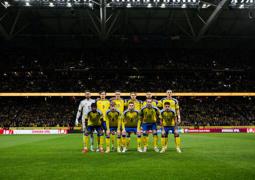 The starting eleven of Sweden pose for a team photo