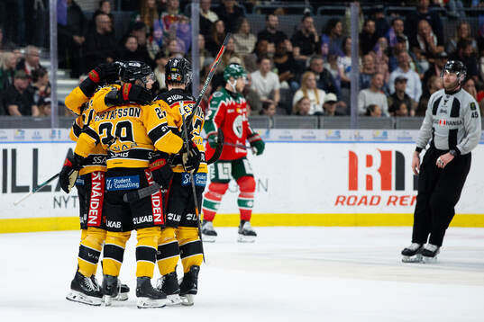 Luleås Brendan Shinnimin jublar