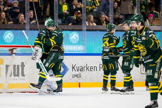 Björklövens Olli Vainio jublar