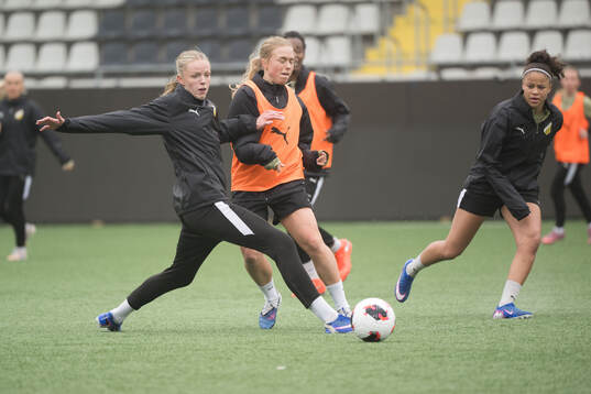 Thelma Palmadottir and Pernille Sanvig