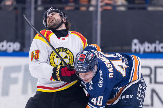 Brynäs Luke Witkowski och Växjös Dennis Rasmussen
