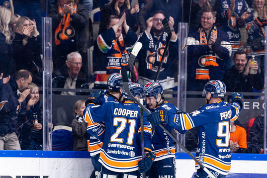 Växjös spelare jublar