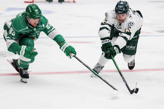 Rögles Karson Kuhlman och Färjestads Jack Berglund