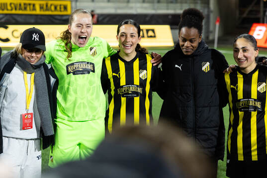 Pernille Sanvig, goalkeeper Fanney Birkisdottir, Delaney