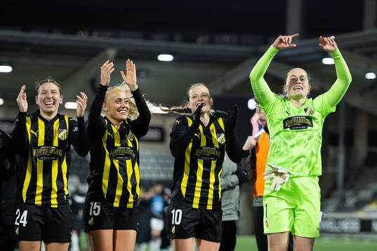 Tabby Tindell, Alva Selerud, Anna Anvegård and goalkeeper