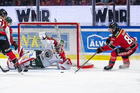 Frölundas målvakt Tobias Normann och Luleås Mathias
