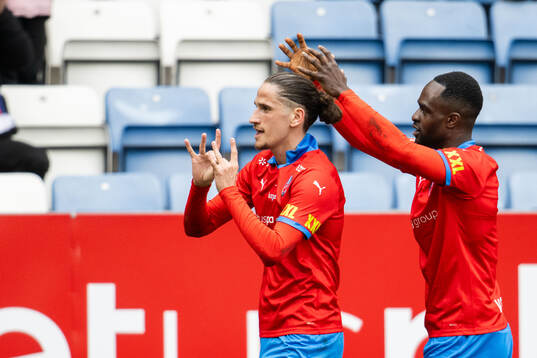 Helsingborgs Ervin Gigovic jublar med Adam Akimey