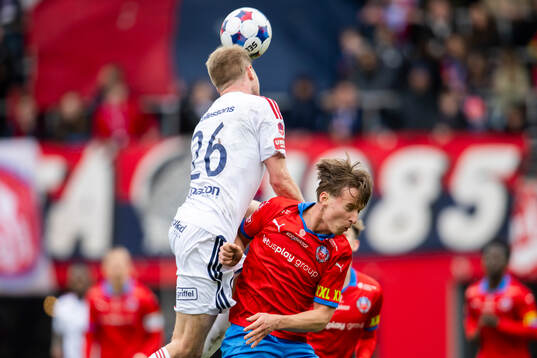 Helsingborgs Lukas Kjellnäs och Östers Magnus Christensen