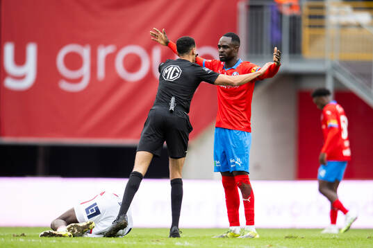Domare Farouk Nehdi och Helsingborgs Adam Akimey