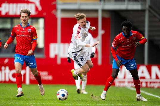 Östers Karl Wendt och Helsingborgs Daouda Amadou