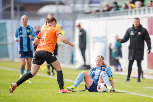 Kristianstads Alice Egnér och Djurgårdens Therese Åsland