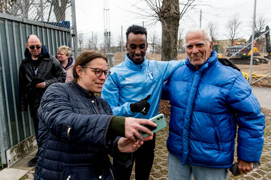 Taha Ali och supportrar