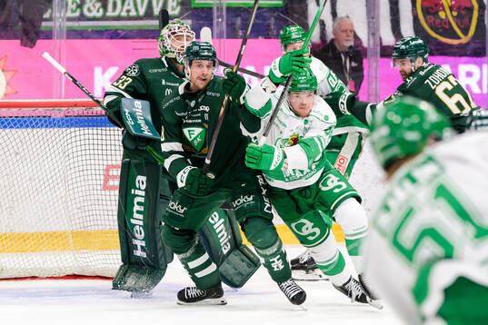 Färjestads Filip Roos och Rögles Karson Kuhlman