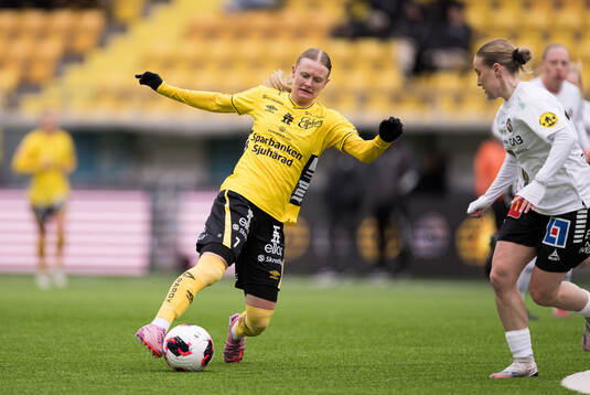 Elfsborgs Hanna Jiozon och Örebro SKs Nellie Törngren