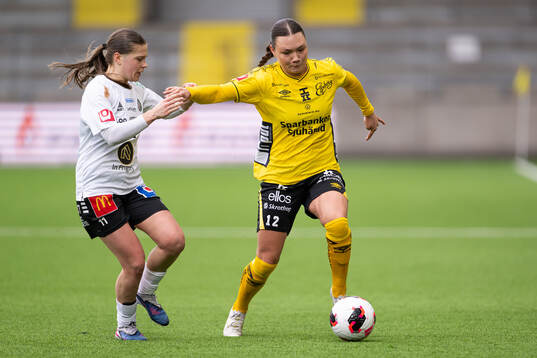 Örebro SKs Cornelia Karlsson och Elfsborgs Hedvig Petersson
