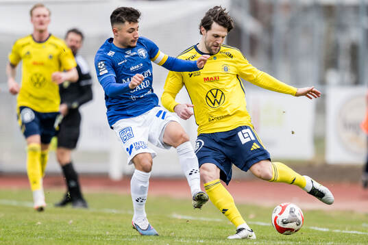 Trelleborgs Ammar Asani och Ängelholms Oliver Stojanovic