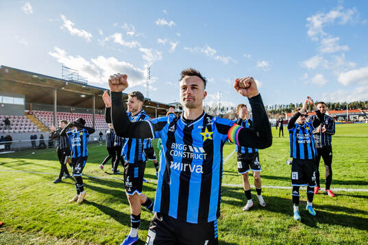 Sirius Henrik Rönnlöf Castegren jublar