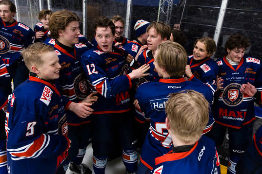 Växjös spelare firar segern och SM-guldet