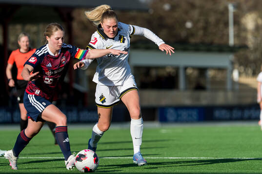 Rosengårds Hanna Andersson och AIKs Nova Selin