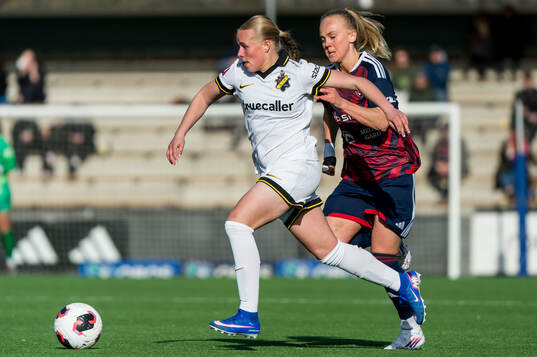 AIKs Nova Selin och Rosengårds Molly Johansson