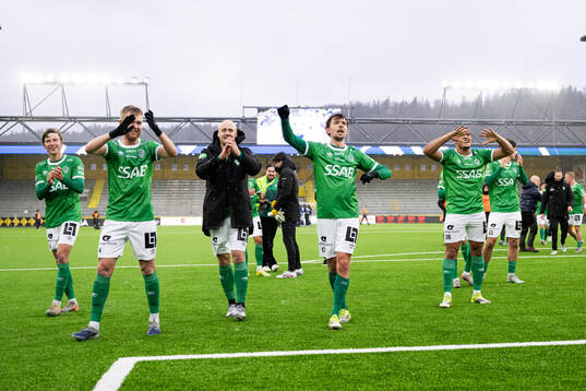 Brages spelare jublar