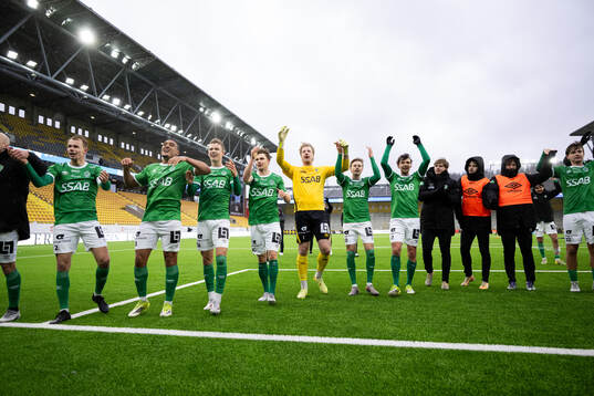 Brages spelare jublar