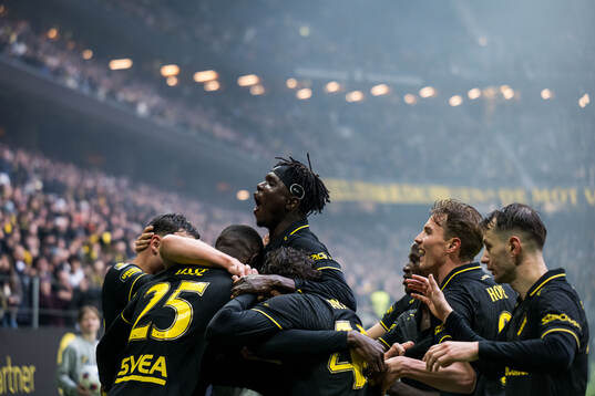 AIKs Ibrahim Cisse jublar med Taha Ayari, Zadok Yohanna,