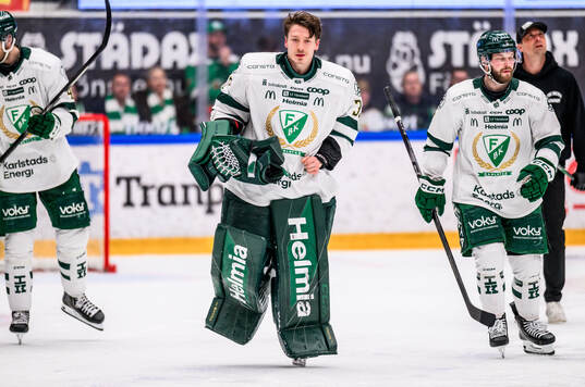 Färjestads målvakt Emil Larmi