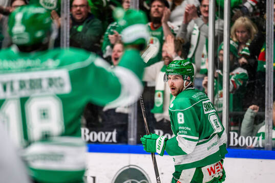 Rögles Linus Sandin jublar