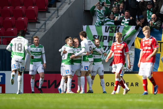 Västerås spelare jublar