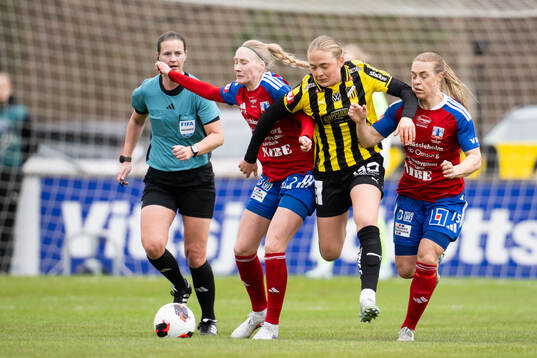 Häckens Paulina Nyström mot Vittsjös Sanni Ojanen och