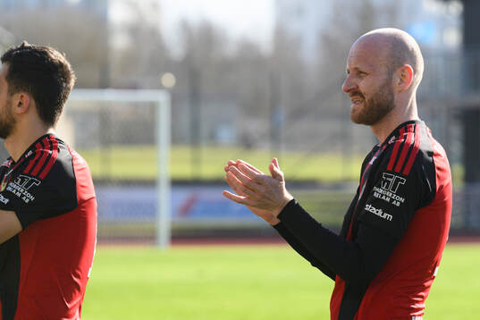 Östersunds Curtis Edwards jublar