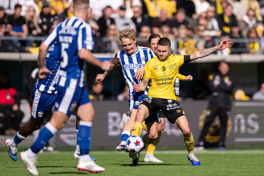 IFK Göteborgs Max Fenger och Elfsborgs Julius Magnusson