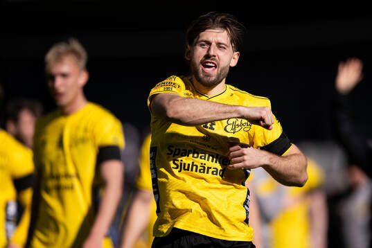 Elfsborgs Arber Zeneli jubler