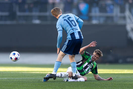 Djurgårdens Bo Hegland och GAIS Kevin Holmen