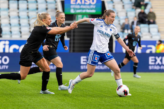Malmö FFs Nellie Lilja och IFK Norrköpings Carrie Jones