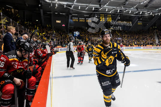 Skellefteås Oscar Lindberg jublar