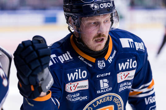 Växjös Erik Andersson jublar