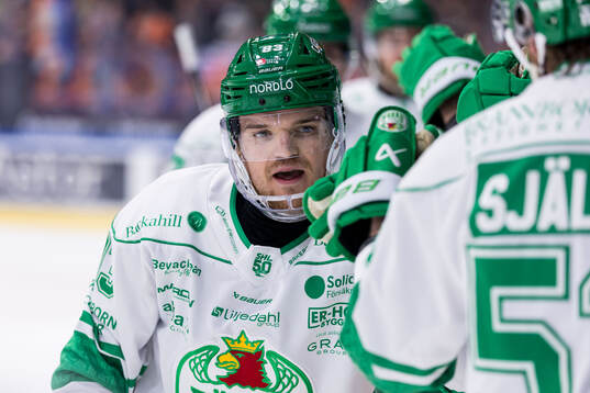 Rögles Karson Kuhlman jublar