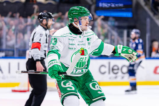 Rögles Karson Kuhlman jublar