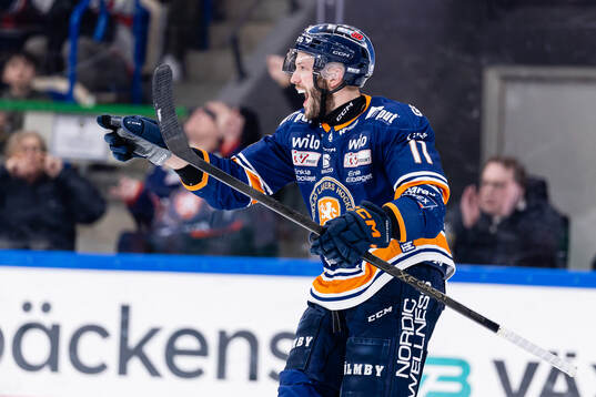 Växjös Brogan Rafferty jublar