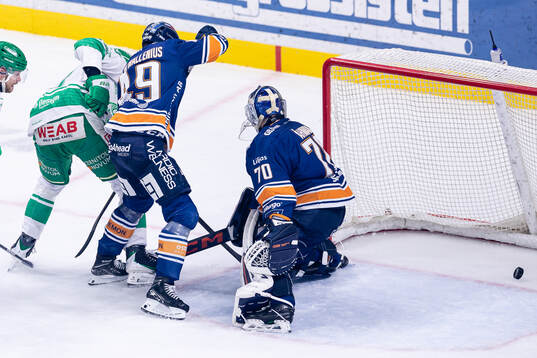 Rögles Albin Sundsvik gör mål 0-1 bakom Växjös
